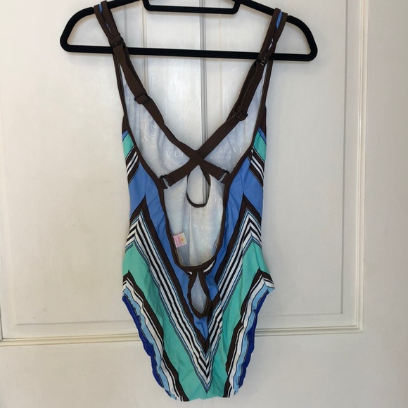 Swim suit with peek-a-boo in front and lower back - Picture 2 of 2